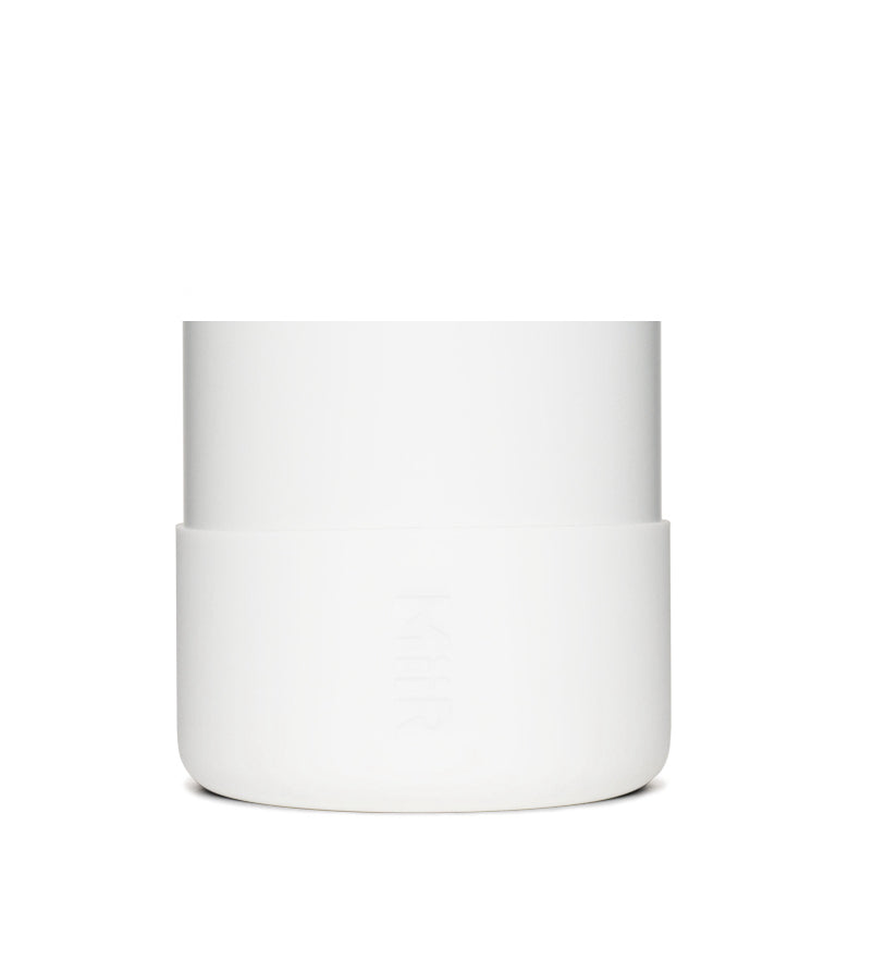 silicone-boot-e0 Silicone_Boot_32oz_42oz_White_Studio_0821_On_Bottle_7c7df284-5bee-4f24-a031-14b02db7328f__SLB1PN34001.jpg