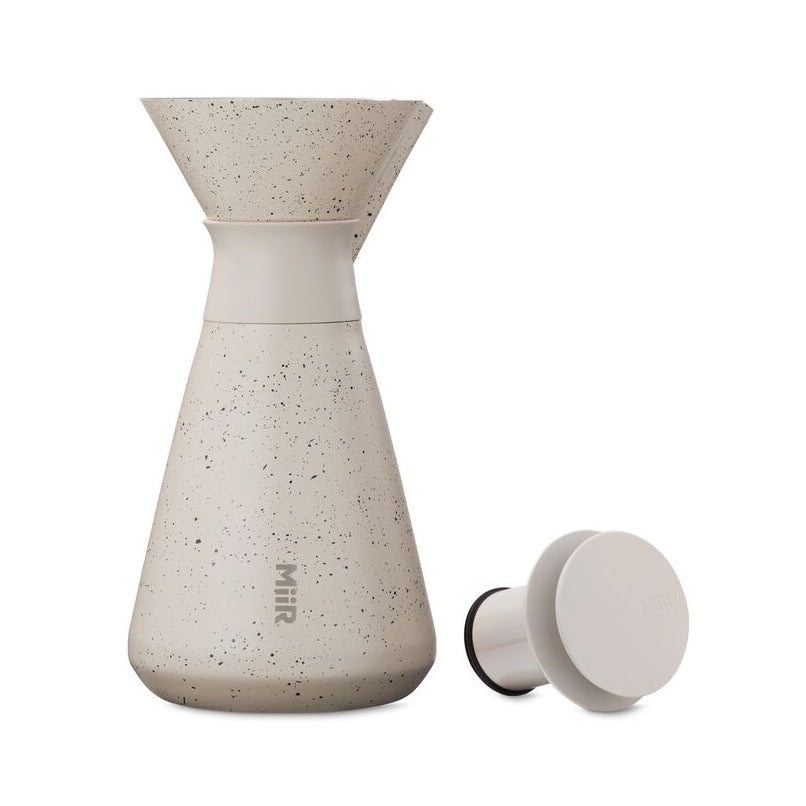 new-standard-carafe-h3 WebPDP-33oz_New_Standard_Carafe_Desert_Tan_Speckle_Studio__CAR1SVOS224_Front_Lid_Staged.jpg