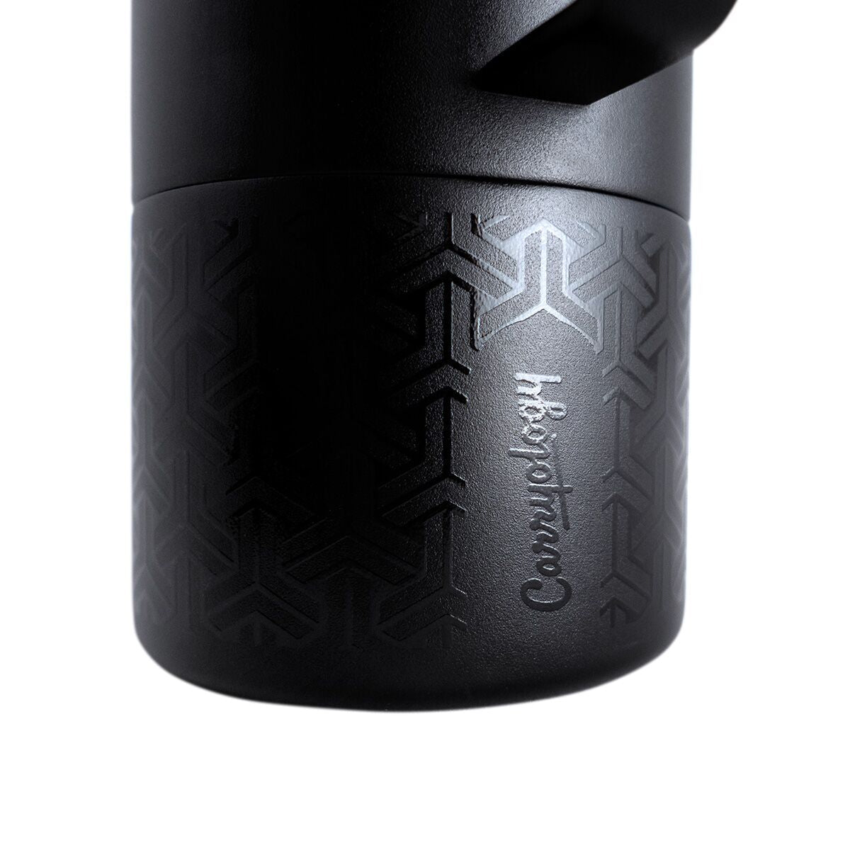 miir-x-carryology-tomo-q4 WebPDP-MiiR_x_Carryology_Tomo_Studio_Closeup__TOM1SV33402_12.10.25.jpg