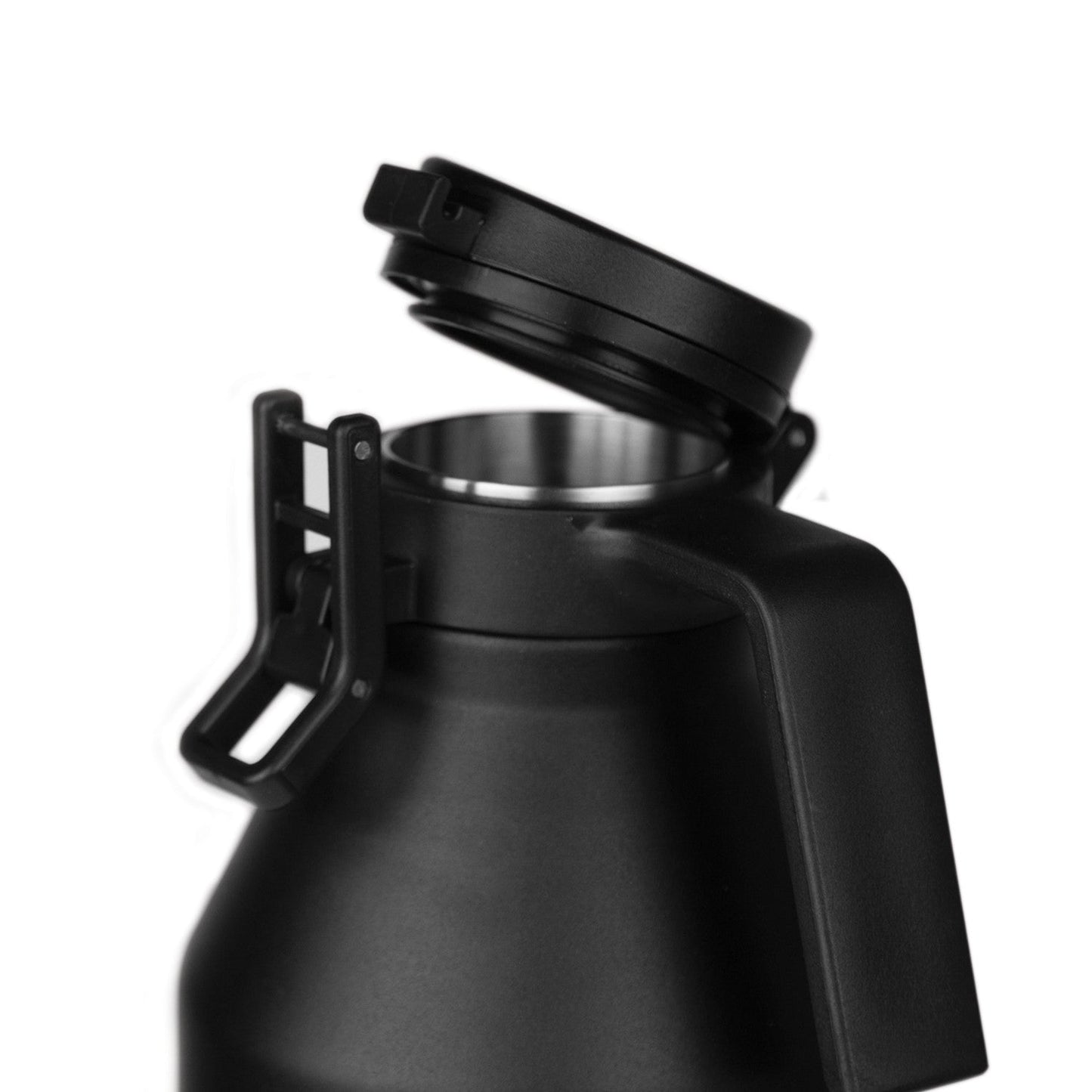 64oz-growler-x9 growlerdetail1_f7b2c86e-8bb8-40fc-b9ae-6f2e9d01276f__402220.jpg